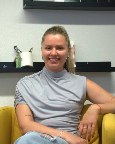 Anita Stuhl gelb